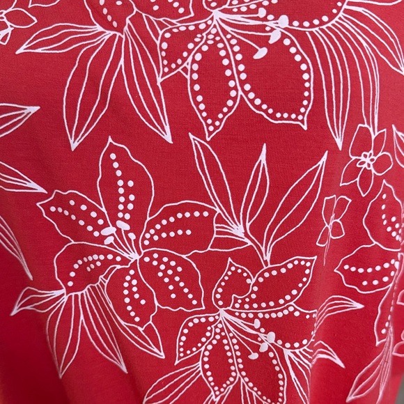Ruby Rd. Vibrant Red Blouse with White Floral Pattern - Picture 4 of 8